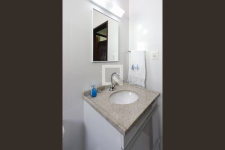 Casa à venda com 173m², 3 quartos e 4 vagas Casa à venda com 173m², 3 quartos e 4 vagasBanheiro