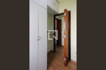 Casa à venda com 173m², 3 quartos e 4 vagas Casa à venda com 173m², 3 quartos e 4 vagasQuarto 2