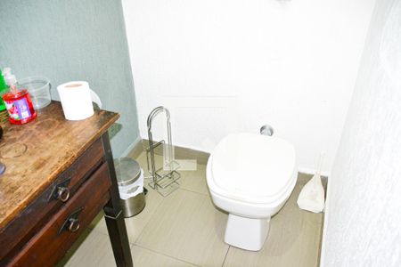 Casa à venda com 165m², 2 quartos e 2 vagas Casa à venda com 165m², 2 quartos e 2 vagasBanheiro social 2