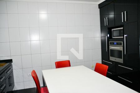 Casa à venda com 165m², 2 quartos e 2 vagas Casa à venda com 165m², 2 quartos e 2 vagasCozinha