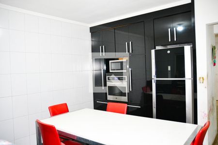 Casa à venda com 165m², 2 quartos e 2 vagas Casa à venda com 165m², 2 quartos e 2 vagasCozinha