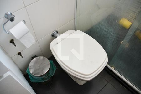 Casa à venda com 165m², 2 quartos e 2 vagas Casa à venda com 165m², 2 quartos e 2 vagasBanheiro da Suíte