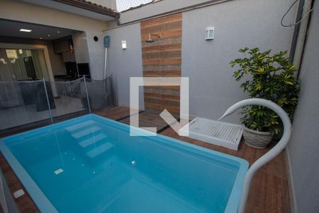 Casa de condomínio à venda com 220m², 4 quartos e 2 vagasPiscina