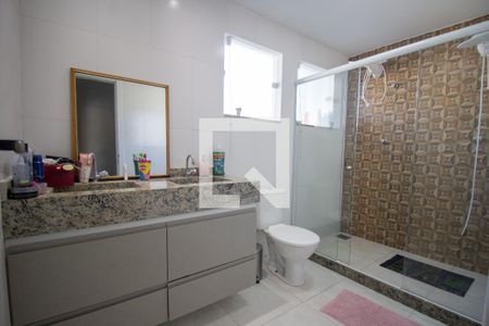 Casa de condomínio à venda com 220m², 4 quartos e 2 vagasBanheiro da Closet da Suíte 