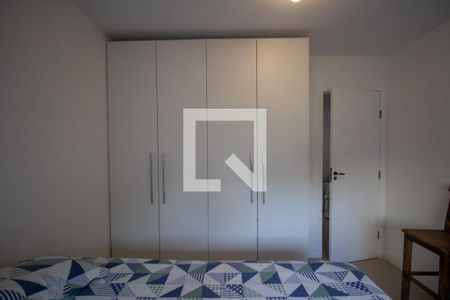 Casa de condomínio à venda com 220m², 4 quartos e 2 vagasQuarto 1