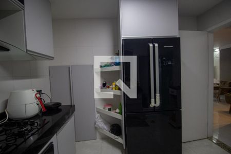 Casa de condomínio à venda com 220m², 4 quartos e 2 vagasCozinha