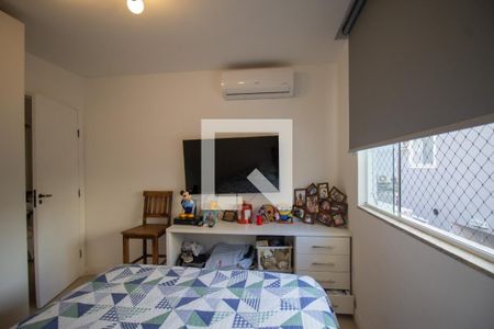 Casa de condomínio à venda com 220m², 4 quartos e 2 vagasQuarto 1