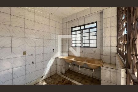 Casa à venda com 242m², 3 quartos e 2 vagas Casa à venda com 242m², 3 quartos e 2 vagasÁrea de Serviço