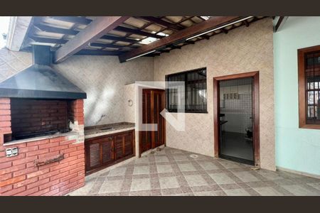 Casa à venda com 242m², 3 quartos e 2 vagas Casa à venda com 242m², 3 quartos e 2 vagasEspaço Gourmet