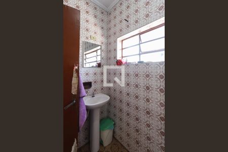 Casa à venda com 238m², 5 quartos e 5 vagasBanheiro 1