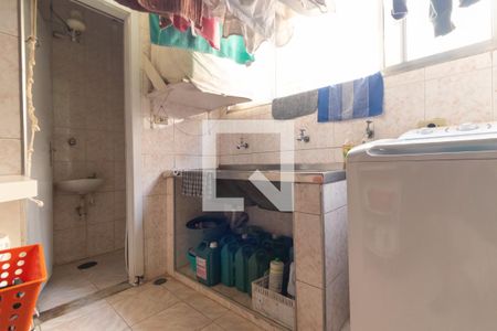 Apartamento à venda com 255m², 4 quartos e 2 vagas Apartamento à venda com 255m², 4 quartos e 2 vagasÁrea de Serviço