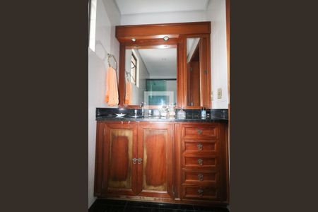 Apartamento à venda com 216m², 2 quartos e 2 vagas Apartamento à venda com 216m², 2 quartos e 2 vagasBanheiro da Suíte