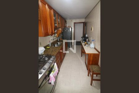 Apartamento à venda com 216m², 2 quartos e 2 vagas Apartamento à venda com 216m², 2 quartos e 2 vagasCozinha