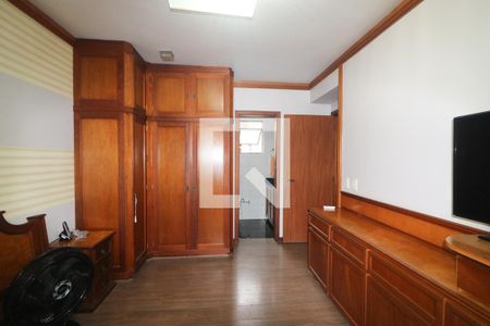 Apartamento à venda com 216m², 2 quartos e 2 vagas Apartamento à venda com 216m², 2 quartos e 2 vagasQuarto Suíte