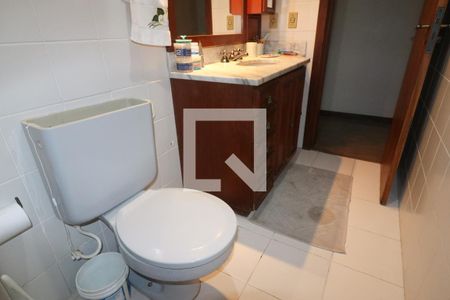 Apartamento à venda com 216m², 2 quartos e 2 vagas Apartamento à venda com 216m², 2 quartos e 2 vagasBanheiro 1