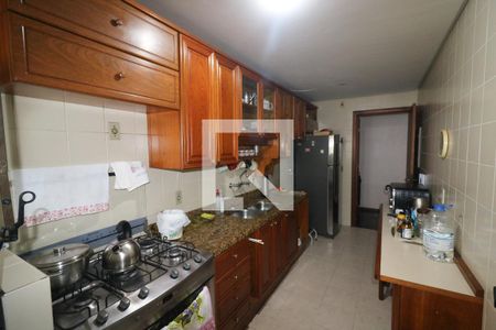 Apartamento à venda com 216m², 2 quartos e 2 vagas Apartamento à venda com 216m², 2 quartos e 2 vagasCozinha