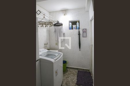 Casa à venda com 160m², 3 quartos e 2 vagas Casa à venda com 160m², 3 quartos e 2 vagasÁrea de Serviço