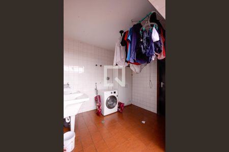 Casa à venda com 550m², 4 quartos e 2 vagas Casa à venda com 550m², 4 quartos e 2 vagasÁrea de Serviço