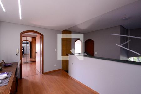 Casa à venda com 550m², 4 quartos e 2 vagas Casa à venda com 550m², 4 quartos e 2 vagasEscritório
