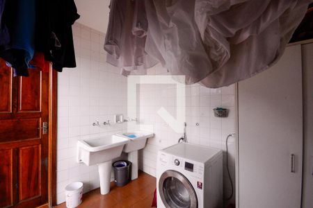 Casa à venda com 550m², 4 quartos e 2 vagas Casa à venda com 550m², 4 quartos e 2 vagasÁrea de Serviço