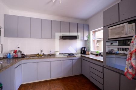 Casa à venda com 550m², 4 quartos e 2 vagas Casa à venda com 550m², 4 quartos e 2 vagasCozinha