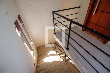 Apartamento à venda com 37m², 2 quartos e sem vaga Apartamento à venda com 37m², 2 quartos e sem vagaEscada