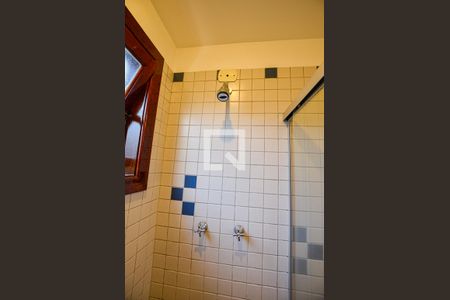 Casa de condomínio à venda com 460m², 5 quartos e 2 vagas Casa de condomínio à venda com 460m², 5 quartos e 2 vagasBanheiro do Quarto 1