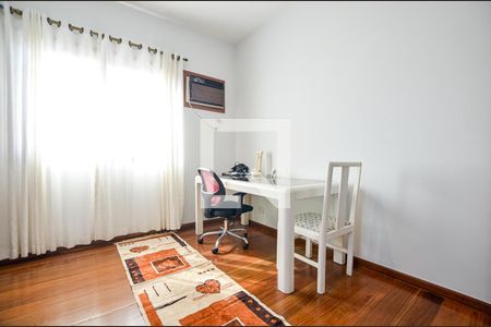 Casa de condomínio à venda com 460m², 5 quartos e 2 vagas Casa de condomínio à venda com 460m², 5 quartos e 2 vagasQuarto 3