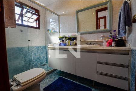 Casa de condomínio à venda com 460m², 5 quartos e 2 vagas Casa de condomínio à venda com 460m², 5 quartos e 2 vagasBanheiro do Quarto 2