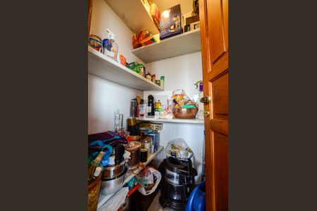 Casa de condomínio à venda com 460m², 5 quartos e 2 vagas Casa de condomínio à venda com 460m², 5 quartos e 2 vagasCozinha