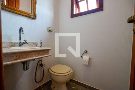 Casa de condomínio à venda com 460m², 5 quartos e 2 vagas Casa de condomínio à venda com 460m², 5 quartos e 2 vagasBanheiro do Quarto 3