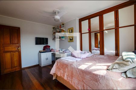 Casa de condomínio à venda com 460m², 5 quartos e 2 vagas Casa de condomínio à venda com 460m², 5 quartos e 2 vagasQuarto 2