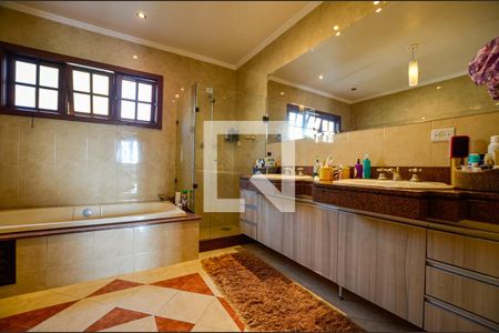 Casa de condomínio à venda com 460m², 5 quartos e 2 vagas Casa de condomínio à venda com 460m², 5 quartos e 2 vagasBanheiro do Quarto 4