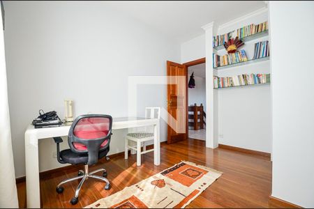 Casa de condomínio à venda com 460m², 5 quartos e 2 vagas Casa de condomínio à venda com 460m², 5 quartos e 2 vagasQuarto 3