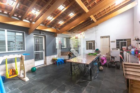Casa à venda com 239m², 3 quartos e 3 vagas Casa à venda com 239m², 3 quartos e 3 vagasÁrea de Serviço