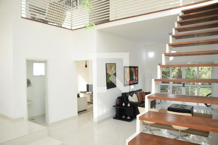 Sala de casa de condomínio para alugar com 3 quartos, 250m² em Moinho Velho, Cotia