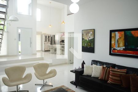 Sala de casa de condomínio para alugar com 3 quartos, 250m² em Moinho Velho, Cotia