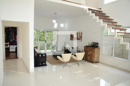 Sala de casa de condomínio para alugar com 3 quartos, 250m² em Moinho Velho, Cotia