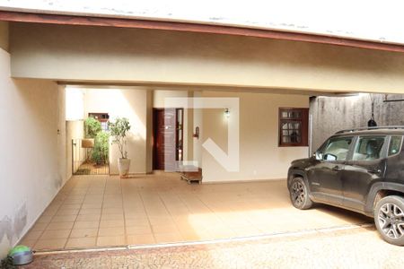 Casa à venda com 299m², 3 quartos e 4 vagasFachada da casa 