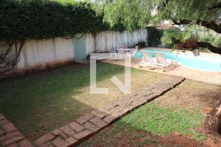 Casa à venda com 299m², 3 quartos e 4 vagasQuintal