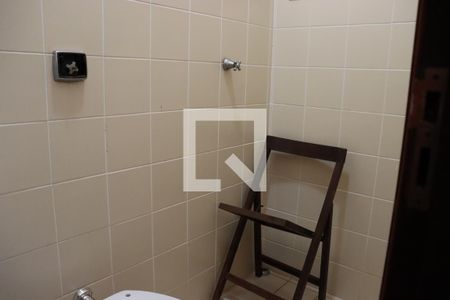 Casa à venda com 299m², 3 quartos e 4 vagasBanheiro de serviço