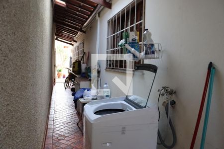 Casa à venda com 299m², 3 quartos e 4 vagasDetalhe da area de serviço