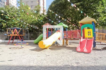 Apartamento à venda com 50m², 2 quartos e 1 vaga Apartamento à venda com 50m², 2 quartos e 1 vagaÁrea comum - Playground