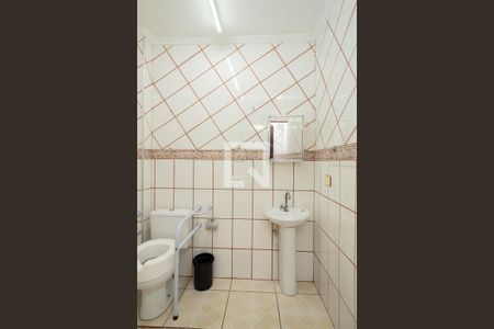 Casa à venda com 158m², 4 quartos e 2 vagas Casa à venda com 158m², 4 quartos e 2 vagasBanheiro de serviço