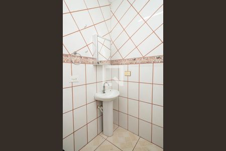 Casa à venda com 158m², 4 quartos e 2 vagas Casa à venda com 158m², 4 quartos e 2 vagasBanheiro de serviço