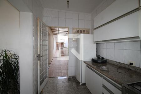 Casa à venda com 300m², 5 quartos e 2 vagasCozinha