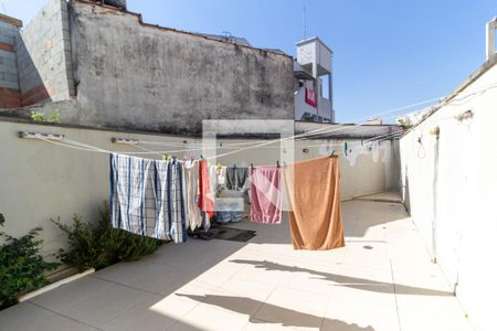 Casa à venda com 300m², 3 quartos e 2 vagas Casa à venda com 300m², 3 quartos e 2 vagasQuintal