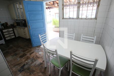 Casa à venda com 350m², 7 quartos e 1 vaga Casa à venda com 350m², 7 quartos e 1 vagaCopa