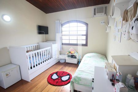 Casa à venda com 350m², 7 quartos e 1 vaga Casa à venda com 350m², 7 quartos e 1 vagaQuarto 4