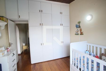 Casa à venda com 350m², 7 quartos e 1 vaga Casa à venda com 350m², 7 quartos e 1 vagaQuarto 4